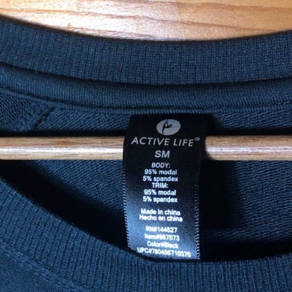 Active Life black sweater dress with crew neck and long sleeves - Picture 3 of 5
